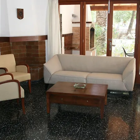 Villa Cabot Borras *